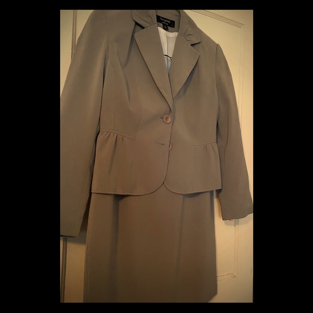 Boutique: two-piece suit